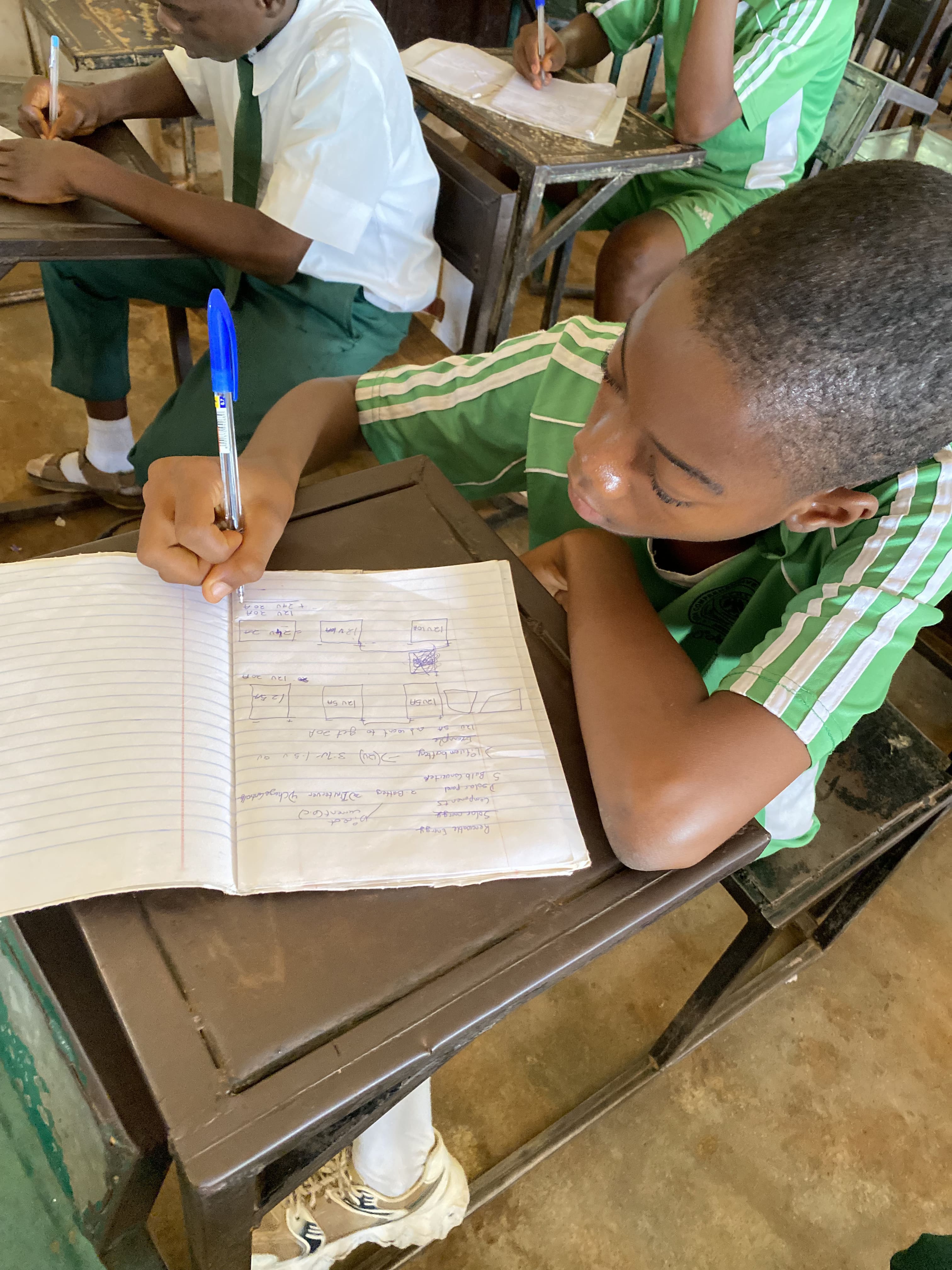 Team collaboration in traditional classroom setting